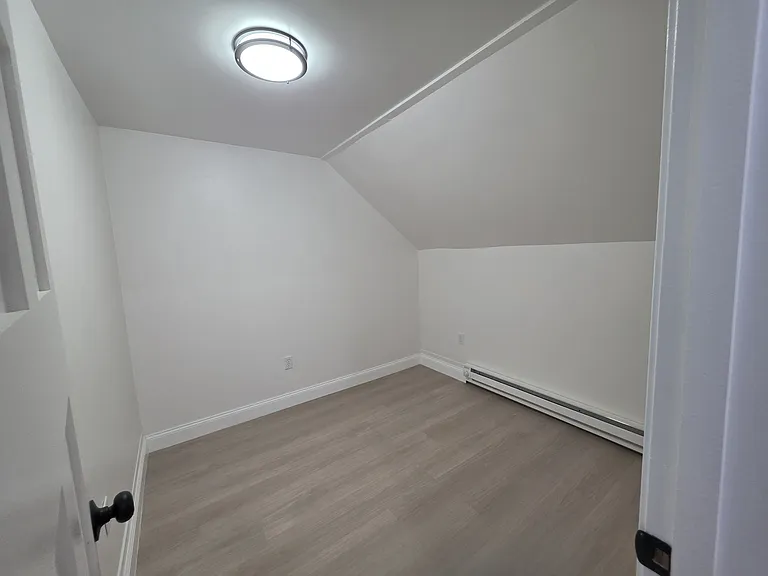 92 Washington St #3 — Photo 4