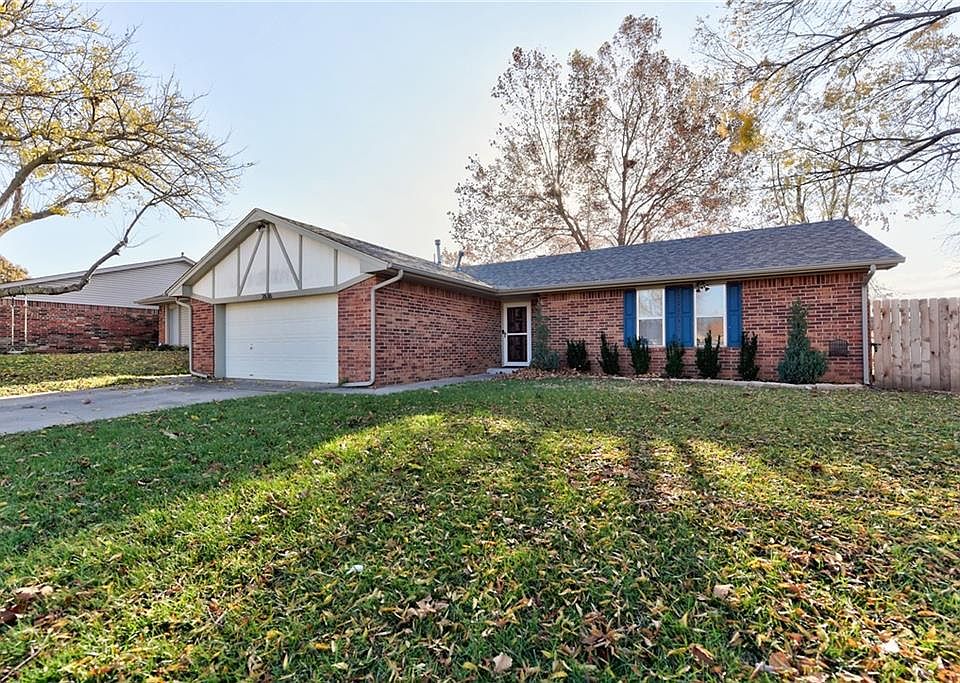 1st image of 2636 Richardson Dr