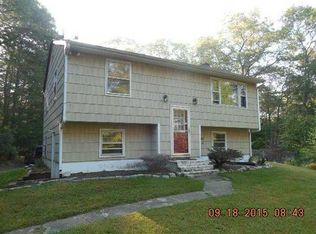 64 Maxson Hill Rd, Ashaway, RI 02804