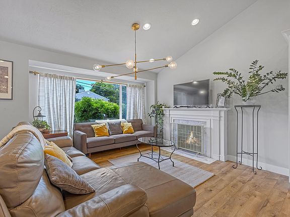 5th image of 1795 E Gundersen Ln