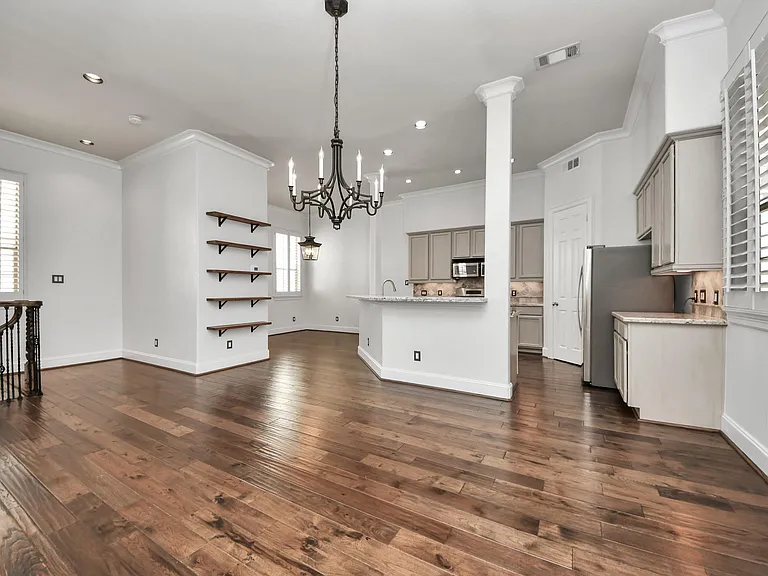 710 Jackson Hill St — Photo 15