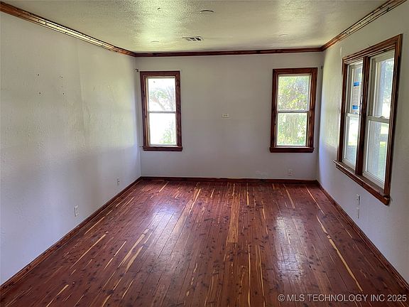 3rd image of 2540 S 57th West Ave