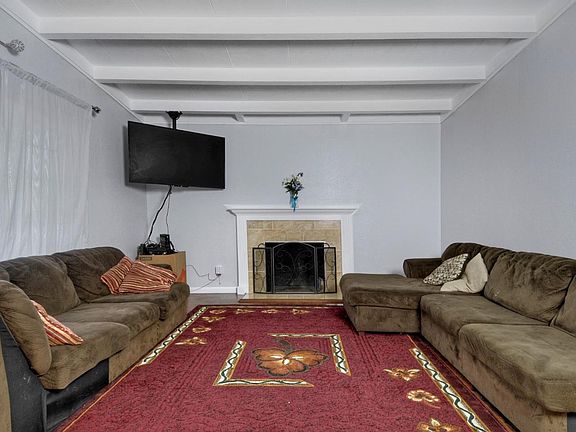 5th image of 10250 Endfield Way