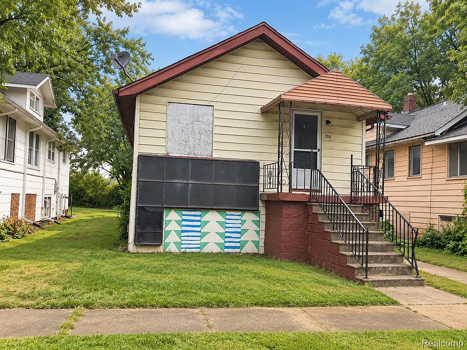 1st image of 730 Barrie Ave