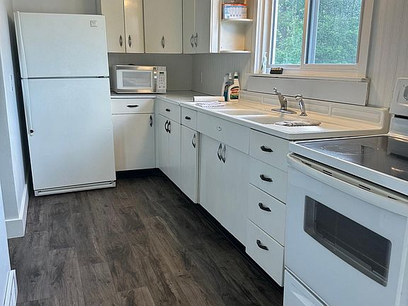 5th image of 1028 Lorene Ave
