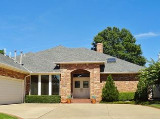 6012 Chestnut Ct, Edmond, OK 73025