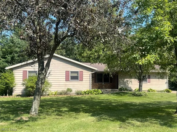 2040 Peach Tree Cir, Nashport, OH 43830
