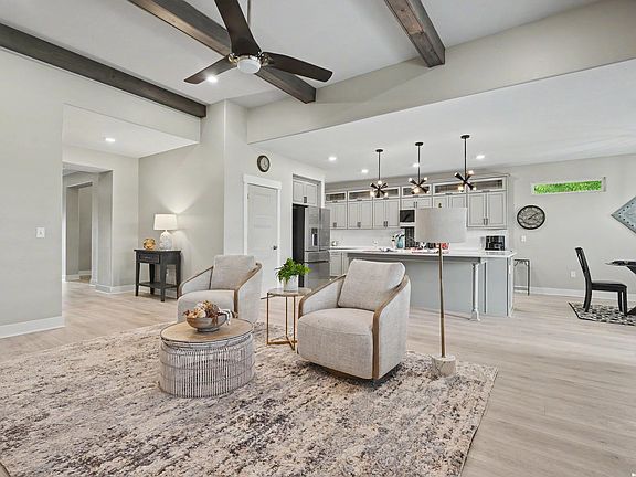 4th image of 4008 Sweetclover St