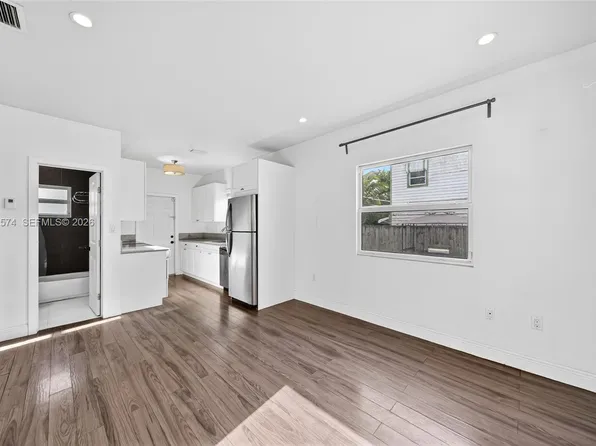 1460 NW 2nd St #1458, Miami, FL 33125