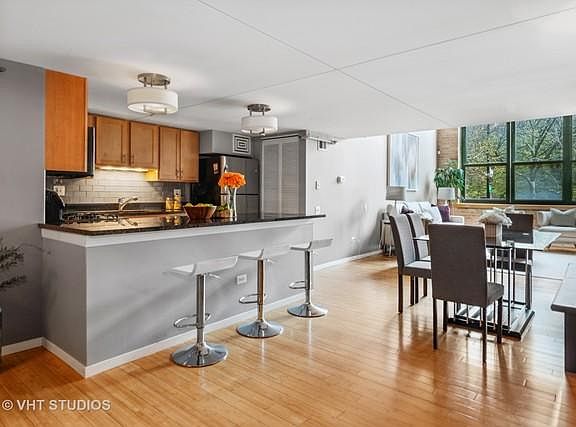 4th image of 1727 S Indiana Ave #106R