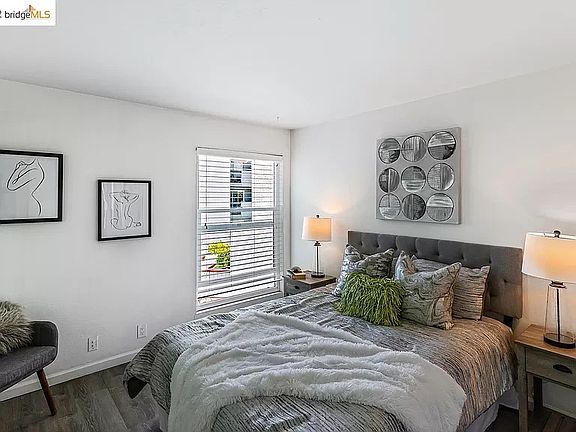 2nd image of 150 Pearl St APT 223