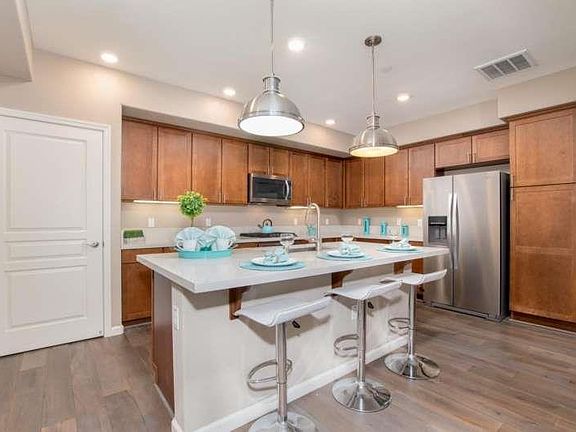 2nd image of 1130 Karby Ter Unit 204