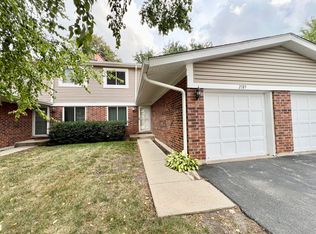 2189 Queensburg Cir #4, Palatine, IL 60074