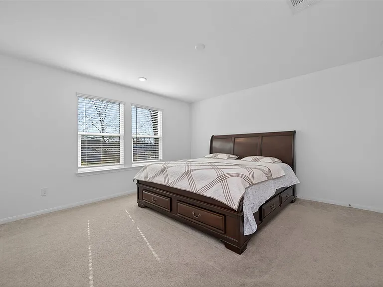 7326 Madison Commons Ln — Photo 28