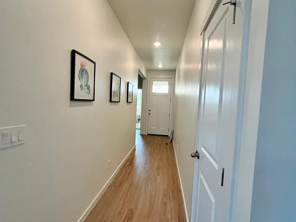 S Graycliff Way