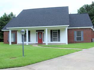 58 Old Swan Ln, Columbus, MS 39702