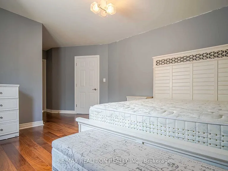 18 Ravine Edge Dr — Photo 22