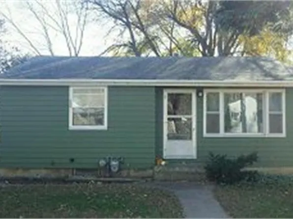685 15th St SE, Mason City, IA 50401