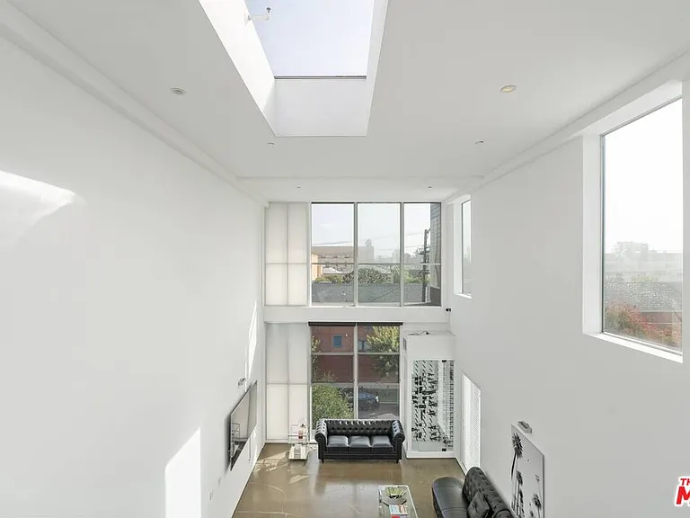 611 N Bronson Ave #10 — Photo 10