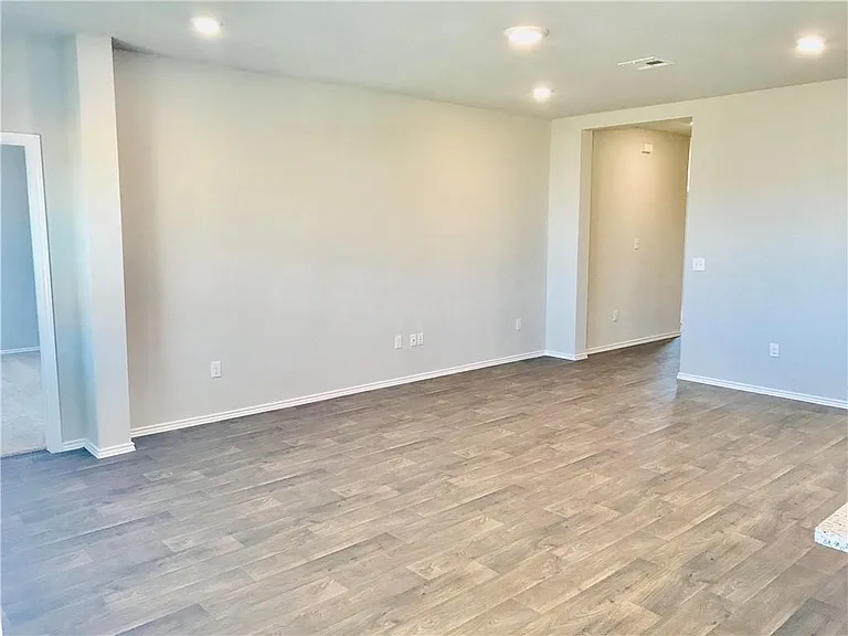 6009 Xene Dr — Photo 4