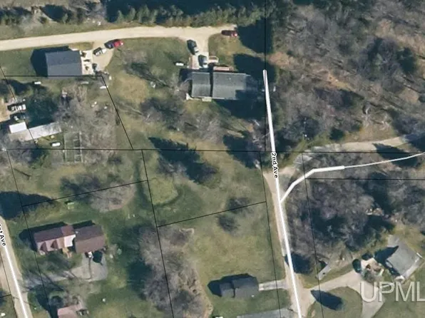 Saint Ave, Garden, MI 49835