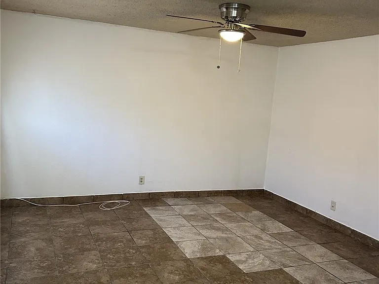 2321 Ellis St #3 — Photo 3