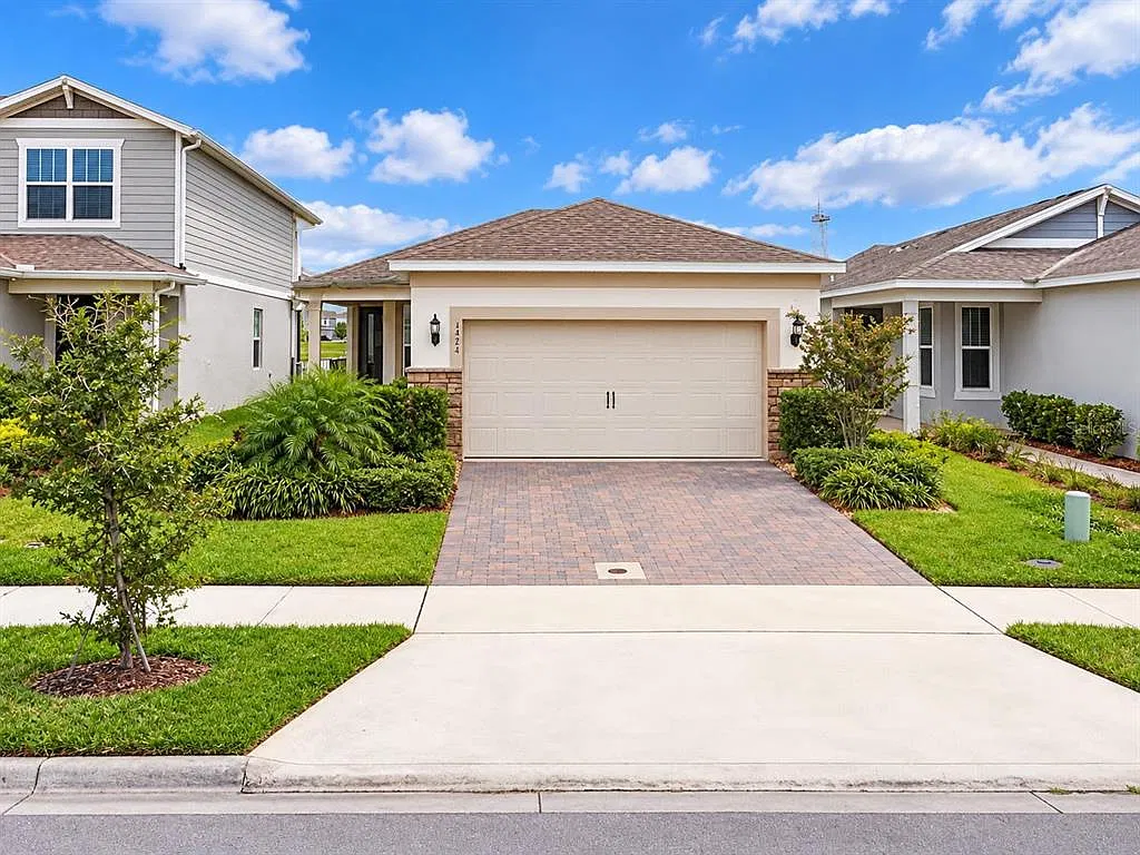 4 bed, 2.0 bath, 1580 sqft, $2,800 — Photo 1