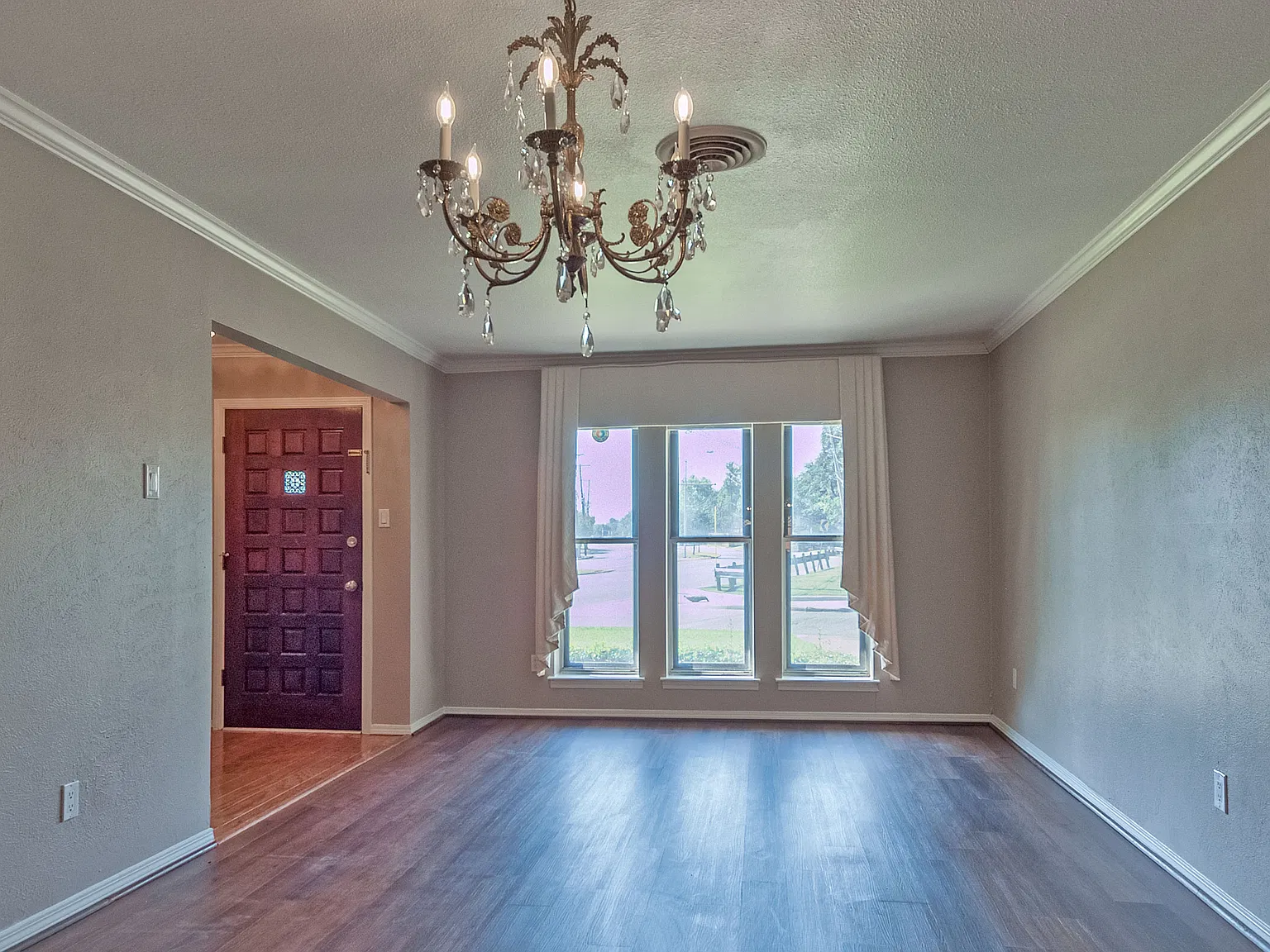 3 bed, 2.5 bath, 1729 sqft, $2,495 — Photo 4