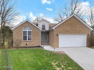 5502 Woodcross Pl, Louisville, KY