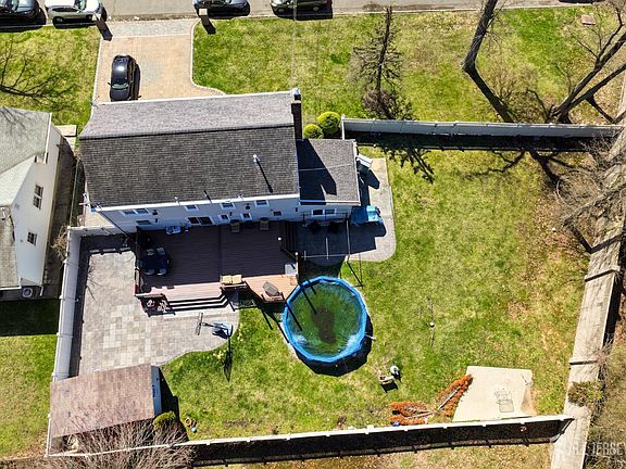 3rd image of 199 E Arthur Pl
