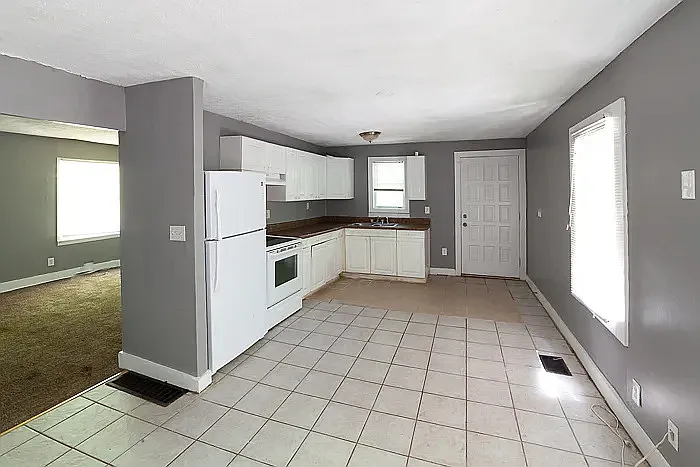2 bed, 1025 sqft, $1,550 — Photo 3