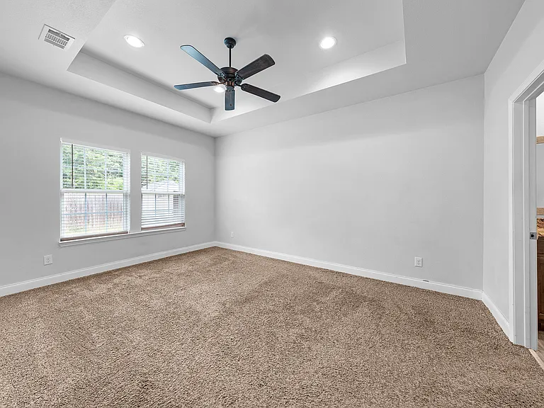 4810 Jefferson St — Photo 17