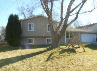 6880 Empire Ln N, Maple Grove, MN 55311