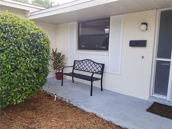 3rd image of 124 Carriage Hill Dr