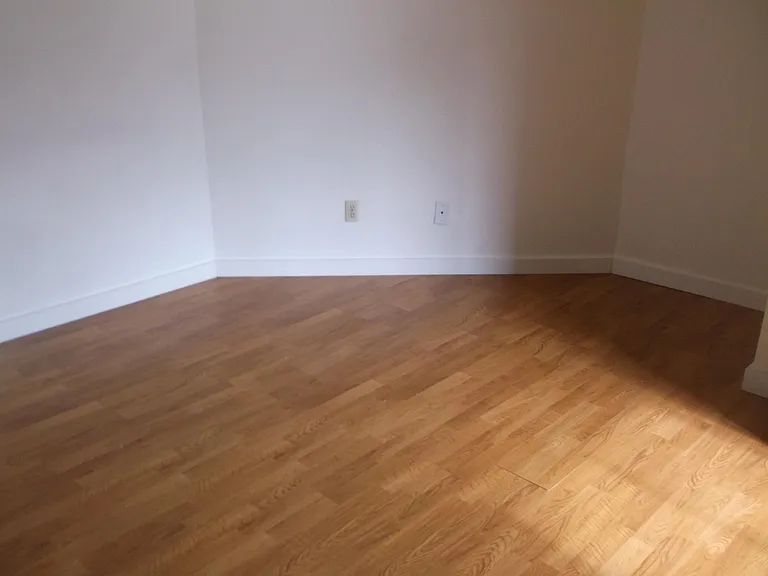 119 E 3rd St #1 — Photo 10