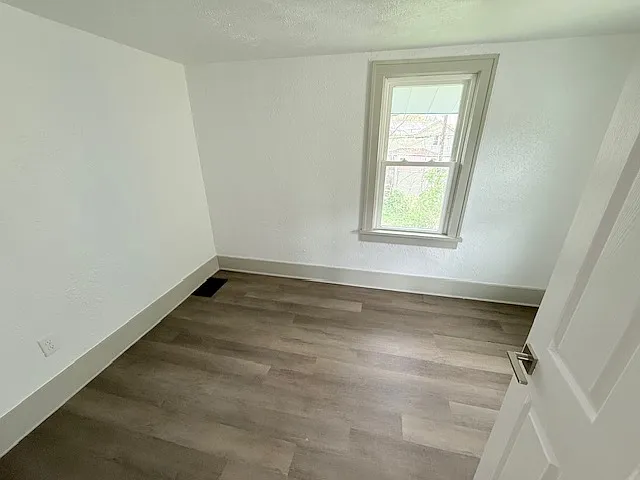 211 Columbia St — Photo 25