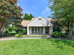 4207 Sunburst Dr, High Point, NC 27265