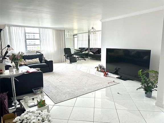 4th image of 250 174th St APT 1516