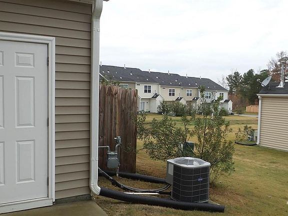 3rd image of 1304 Cozart St Unit 225