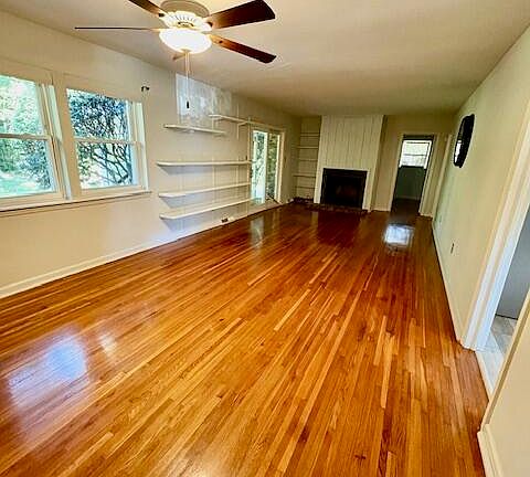 3rd image of 1737 Somerset Cir