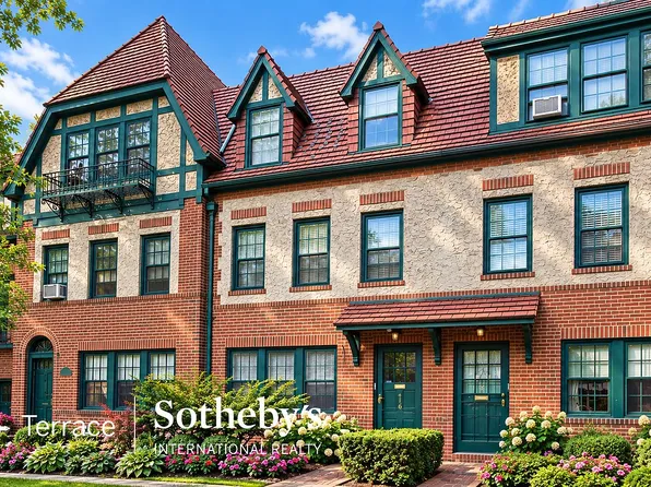 416 Burns St, Forest Hills, NY 11375