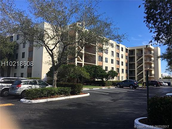 2nd image of 3235 Riverside Dr #C-505
