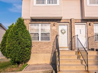261 Skyline Dr, Staten Island, NY 10304