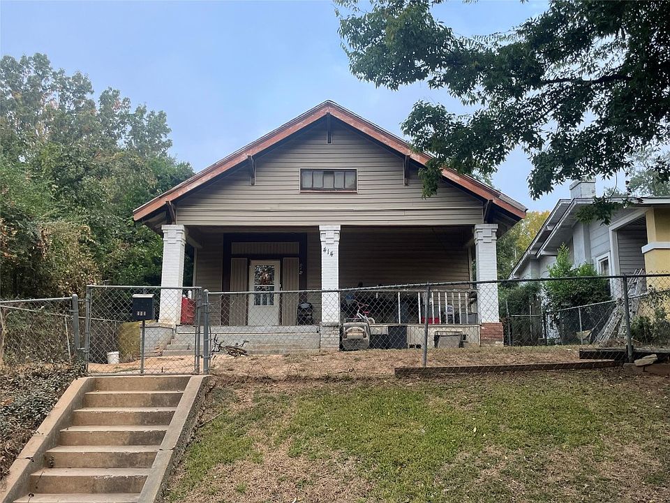 1st image of 414 College St