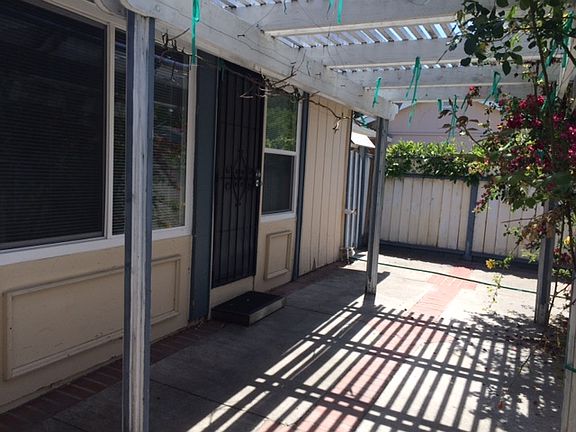 Privatefrontporch_05192015
