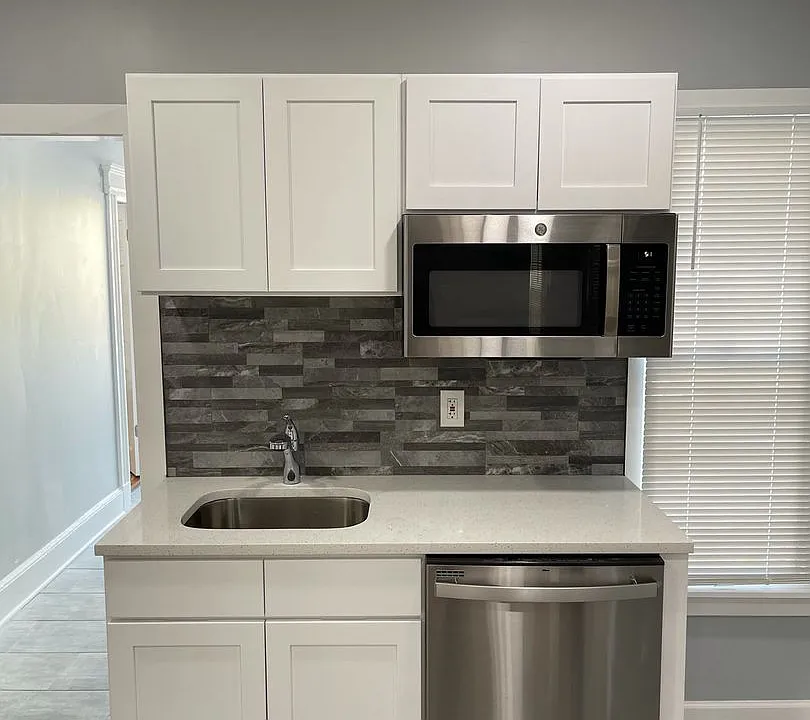 402 Poplar