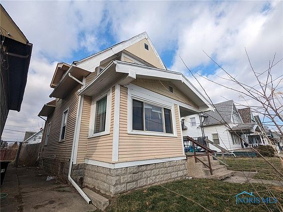 3rd image of 3331 Blanchard St