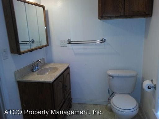 2nd image of 1731 1/2 Bank St