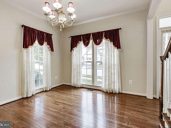 4th image of 1733 Allerford Dr