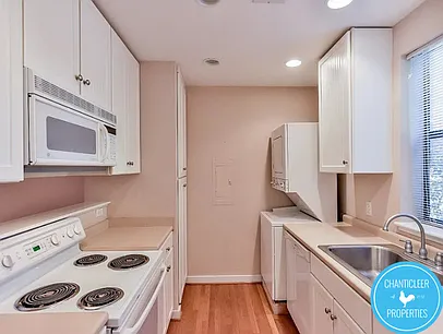 130 East Longview Street - 1 — Photo 3